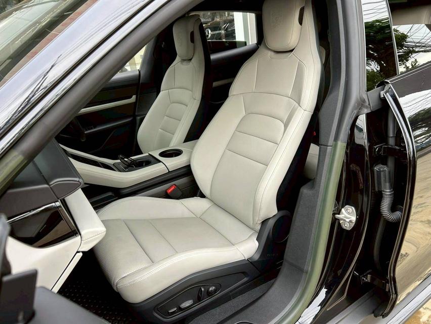 Porsche Taycan Cross Tourismo ปี22 13