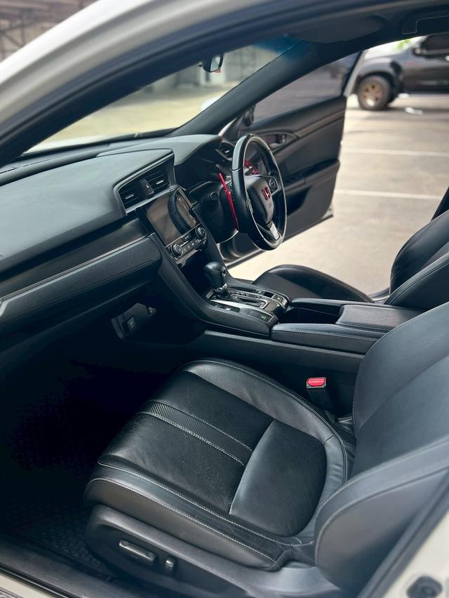 HONDA CIVIC FK 1.5 turbo hatchback 2019 8
