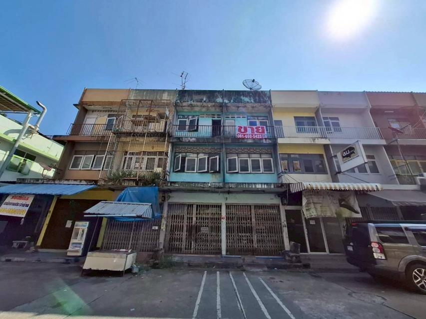 โอกาสทอง ขายตึกแถว 3 ชั้น 2 คูหา ซอยเพชรเกษม 77-4 เข้าซ.140ม. 38 ตรว. โครงสร้างแข็งแรง ใกล้ Big C และ ม.เอเชียอาคเนย์ รี 1