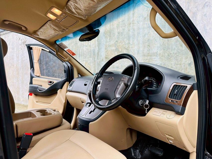 ขาย Hyundai H1 2.5Deluxe ปี19 9