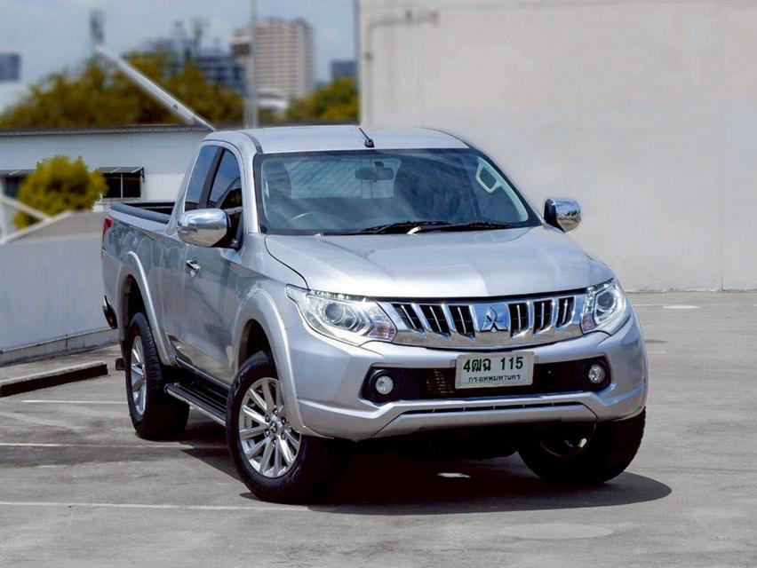 Mitsubishi Triton Megacab 2.4 GLS Limited Plus เกียร์ M/T สีบรอนซ์เทา ปี 2015