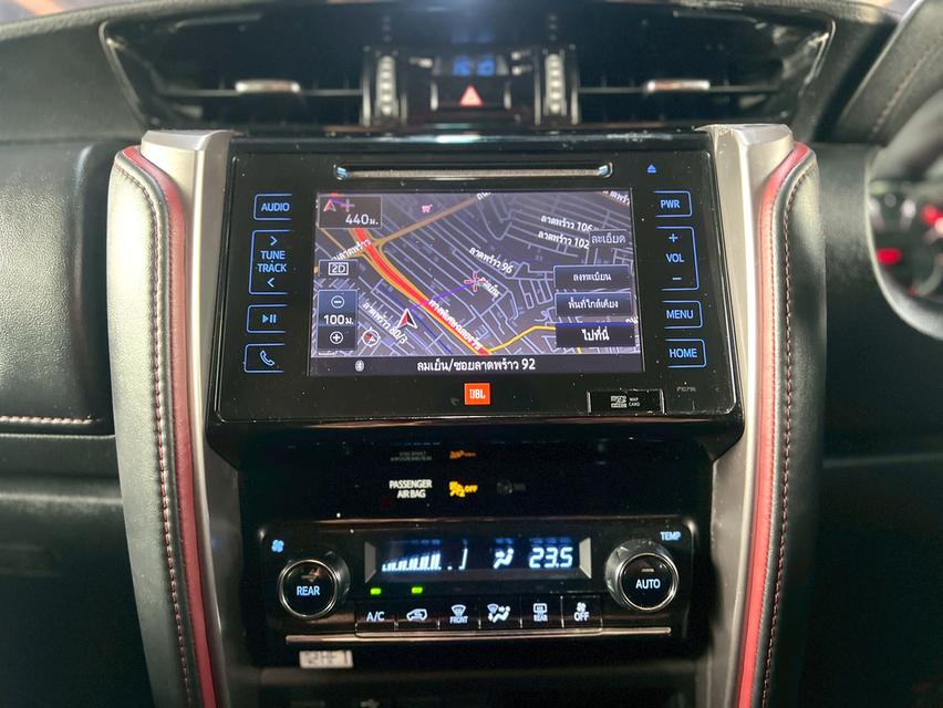 ขายรถ Toyota Fortuner 2.8 TRD ปี 2019 สีขาว เกียร์ออโต้ รูปที่ 16