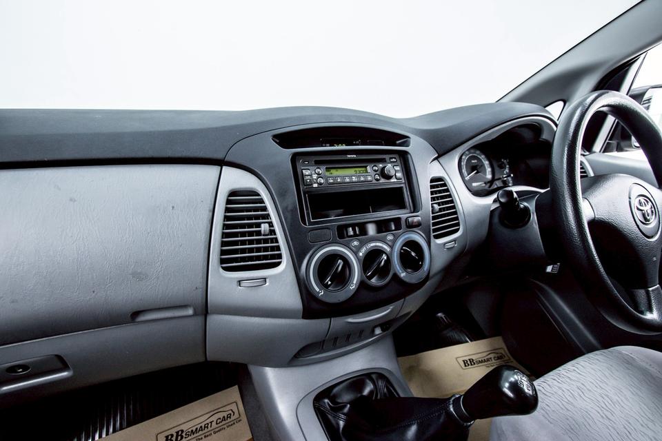TOYOTA INNOVA 2.0 E เกียร์ธรรมดา MT 2008  12