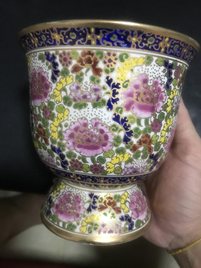 โถจีนโบราณลายดอกไม้สภาพสวย