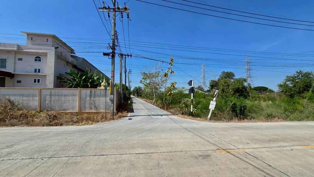 ขายด่วนที่ดินผังสีม่วง 466 ตรว ติดถนนลาดยางสาธารณะ ถนน นบ.3015 อ ไทรน้อย จ.นนทบุรี 3