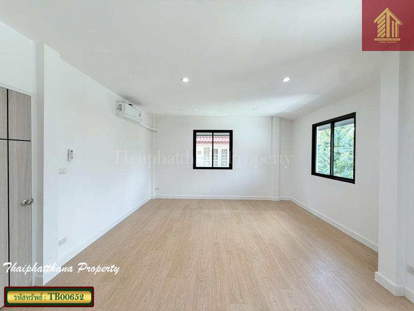 หมู่บ้านกรุงทอง 4 ซอยนวมินทร์ 111 10