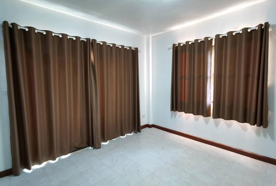 ให้เช่าบ้านเดี่ยว 2 ชั้น หมู่บ้านปาริชาติรังสิต ธัญญะคลอง 4 L&H เนื้อที่ 65 ตรว. 3 นอน 2 น้ำ จอดรถ 2 แอร์ 1 ตัว ใกล้รร.สวนกุหลาบรังสิต,ทางด่วนกาญจนาภิ 18