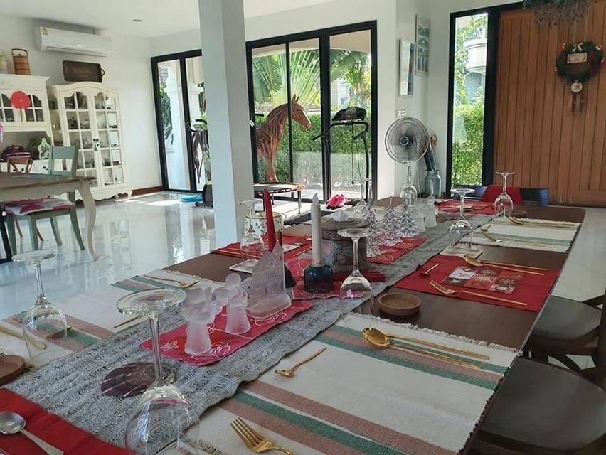 ให้เช่าบ้านหลังใหญ่ 5 ห้องนอน 191 ตารางวา( 800 ตารางเมตร)ใกล้โรงเรียน SISBจอดรถได้ถึง 8-10 คันพร้อมเข้าอยู่ 4