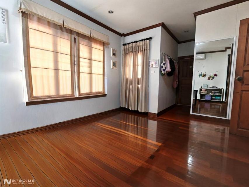 69090538 : ขายบ้านเดี่ยว 2 ชั้น พร้อมห้องใต้หลังคา ขนาด 58.3 ตรว. ถนนนาคนิวาส 37 แยก 1-8  บ้านติดตั้งโซล่าเซล ช่วยลดค่าไฟฟ้า และ เครื่องชาร์ทรถไฟฟ้า 15