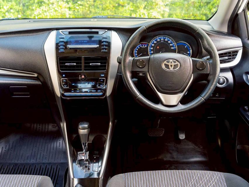 Toyota Yaris Ativ 1.2G ปี2018 7