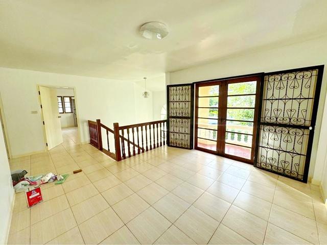 MRT น้อมเกล้า 2 กม.รามคำแหง 148-152 ใหม่ทั้งหลัง 95ตร.วา.รร.นานาชาติฮีทฟิลด์ 2.1 กม. ตลาดซีรอ 700ม.ให้เช่าบ้านเดี่ยว 2 ช 4