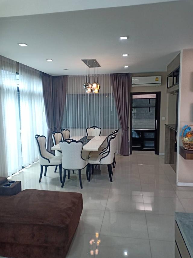 บ้านเดี่ยวหมู่บ้าน ชีวารมย์รังสิต(ติดฟิวเจอร์ ปาร์ค รังสิต) 4ห้องนอน 4ห้องน้ำ(0828935991 ไอซ์ เจ้าของบ้านโดยตรง) 6