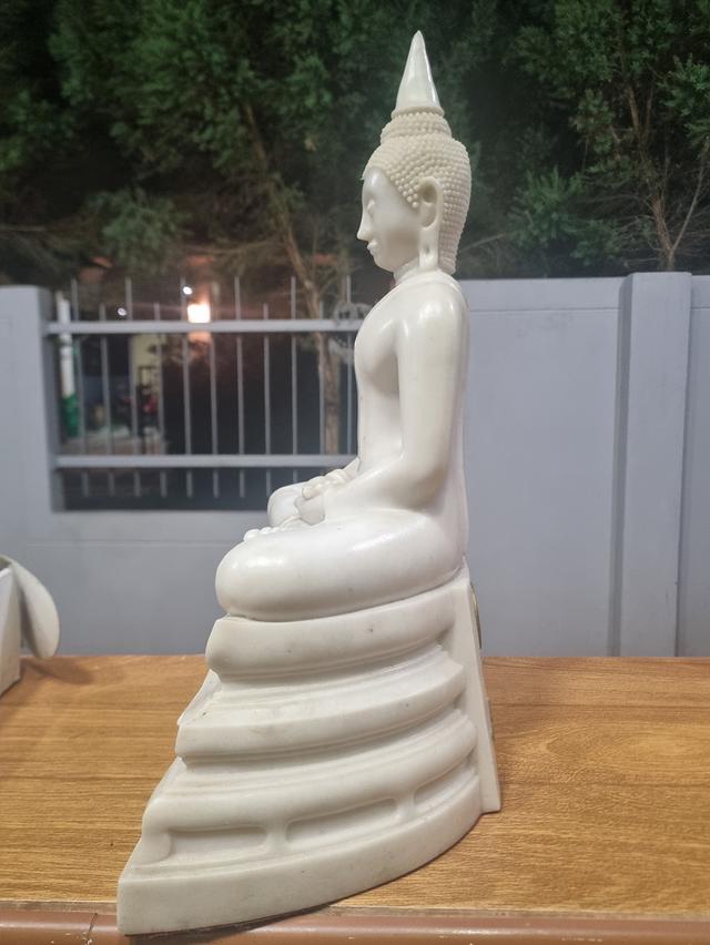 พระบูชาหลวงพ่อโสธร วัดโสธรวรารามวรวิหาร ฉะเชิงเทรา “เนื้อหินขาว” ขนาดบูชา (สูง9.5นิ้ว ฐากกว้าง7.5นิ้ว หน้าตัก5.5นิ้ว) ผ่านพิธีพุทธาพิเษกอัน รูปที่ 2