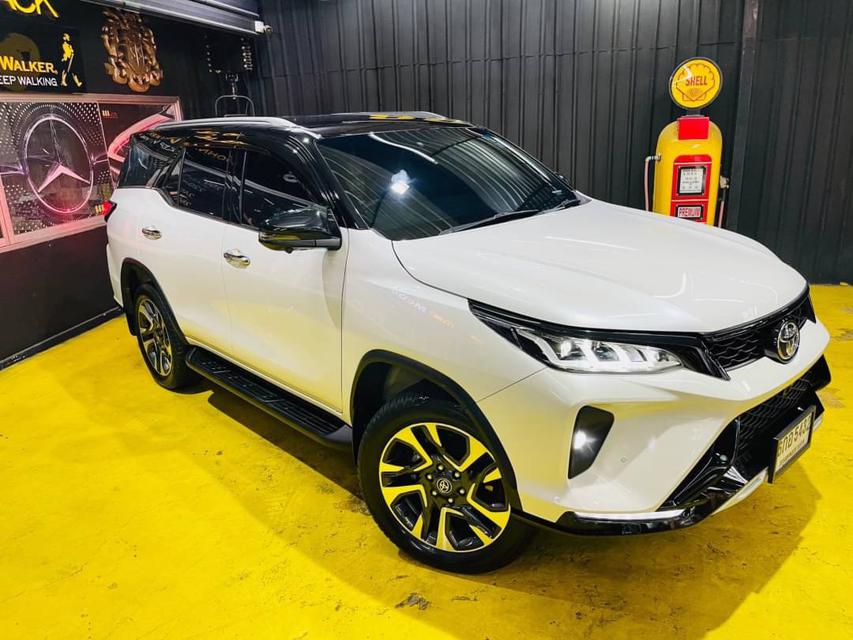 Toyota Fortuner 2.4 Legender Black 4WD TOP ปี 2021 ไมล์ 47,xxx km. 1