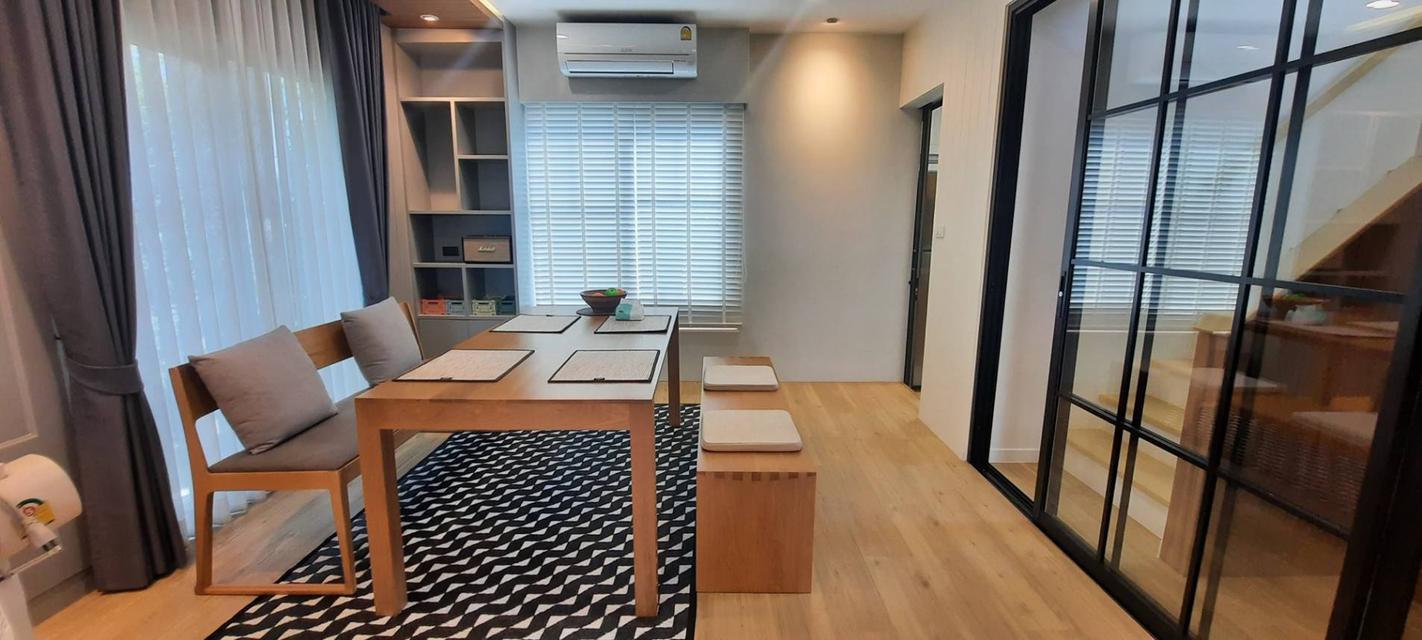 ขายบ้านเดี่ยว 52ตร.ว ม.สิวลี ศรีนครินทร์-ร่มเกล้า ตกแต่งบิ๊วอินสวยทั้งหลัง เเครื่องใช้ไฟฟ้า เฟอร์นิเจอร์ พร้อมเข้าอยู่ได้เลย ทำเลดีมากใก้ลรถไฟฟ้า2สาย 5