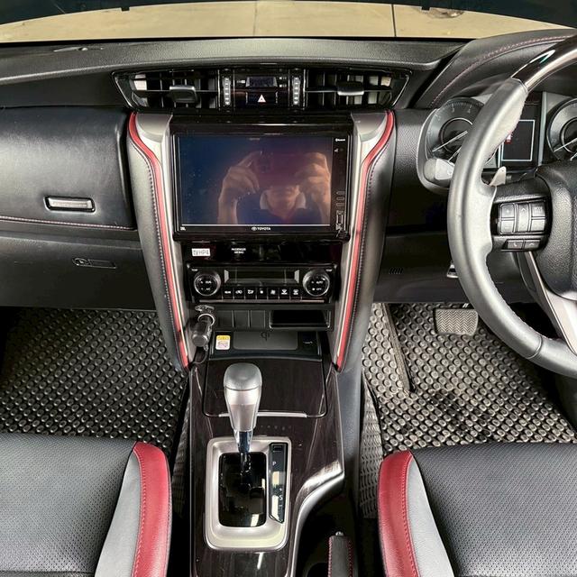 Toyota Fortuner 2.8 Legender 2WD AT ปี 2022 รถสวยมือเดียว 11