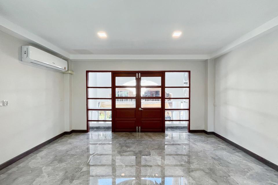 ให้เช่า! WHITE MANSION บ้านหรู 5 ชั้น สไตล์คลาสสิกโมเดิร์น ใจกลางทองหล่อ 25 (600+ ตร.ม.) 10