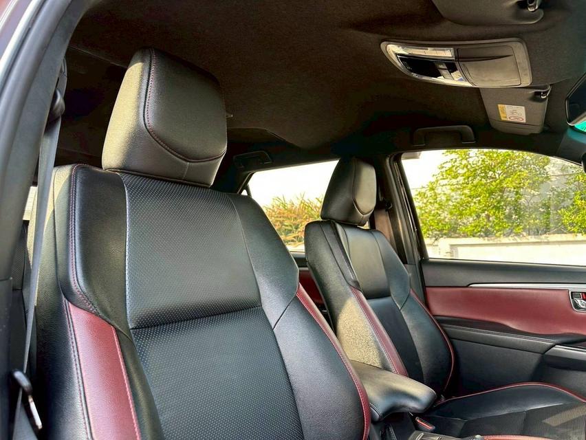 Toyota Fortuner 2.4 Legender 2WD ปี 2021 11