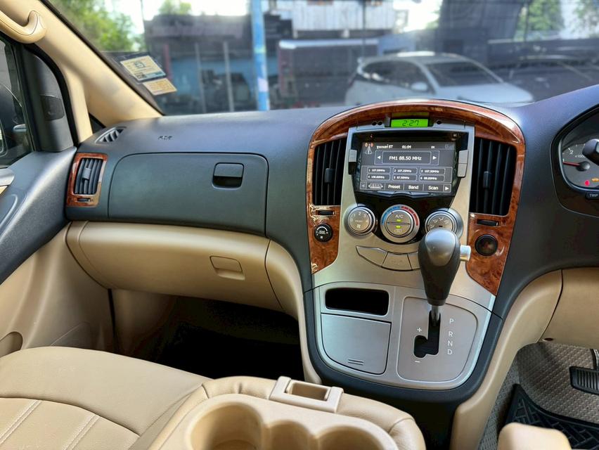Hyundai H-1 รถสวยพร้อมใช้งาน 7