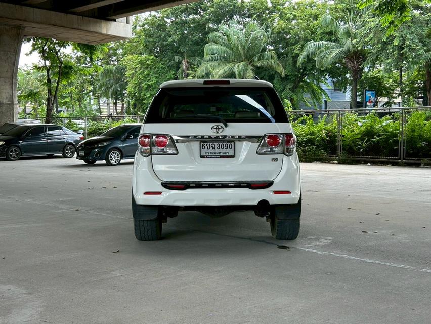 ขายรถ Toyota Fortuner 2.7V ปี 2012 สีขาว เกียร์ออโต้