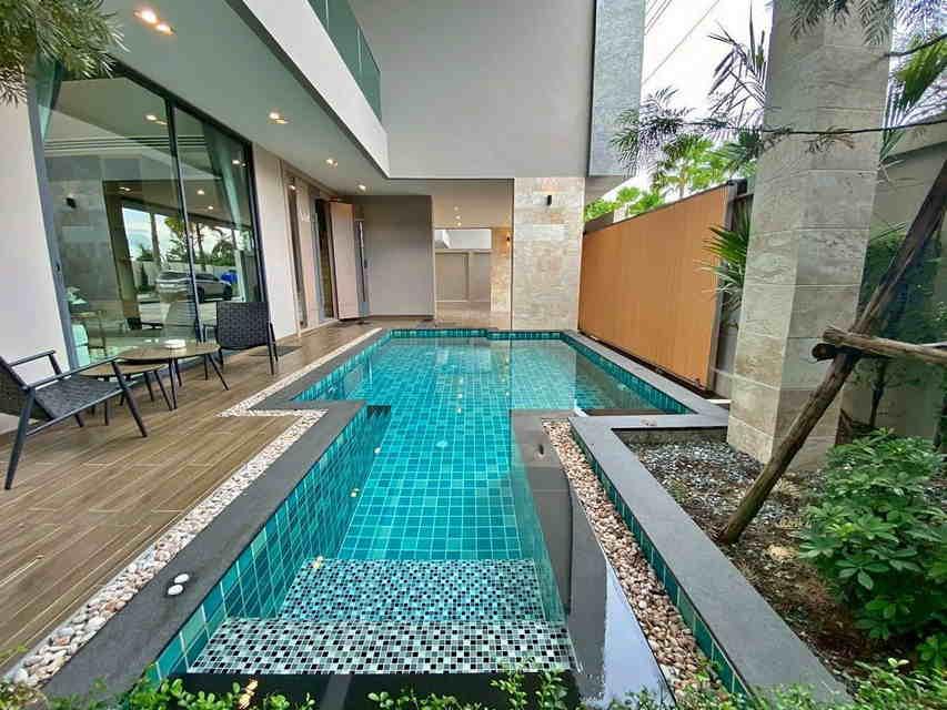 ให้เช่าบ้านเดี่ยวพูลวิลล่าสุดหรู สไตล์โมเดิร์น ห้วยใหญ่ 4 ห้องนอน 3