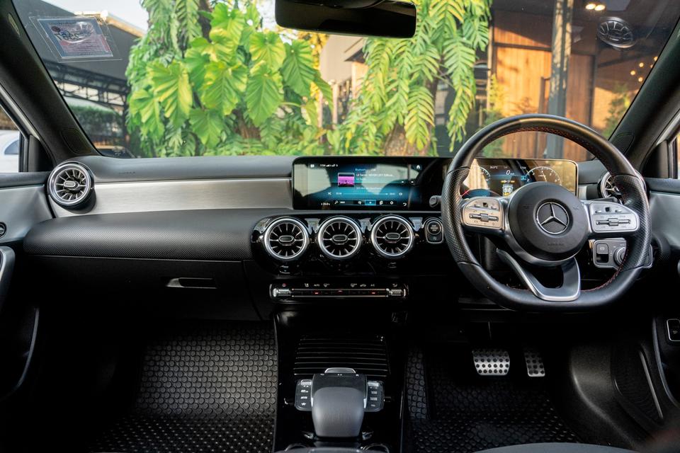 Mercedes-Benz A200 AMG Dynamic ปี 2021 ⭐️𝐀𝟐𝟎𝟎 𝐀𝐌𝐆 ใหม่เอี่ยม เหมือนแกะกล่อง ใหม่วิ่งน้อย 32,xxx km. เท่านั้น👍🏼✨ 3