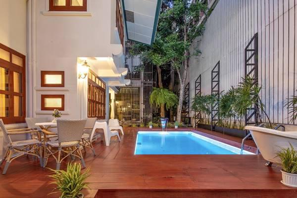 รูป URGENT Private Luxury Pool Villa for RENT near BTS / MRT 400 sqm. Private Pool Villa House 2
