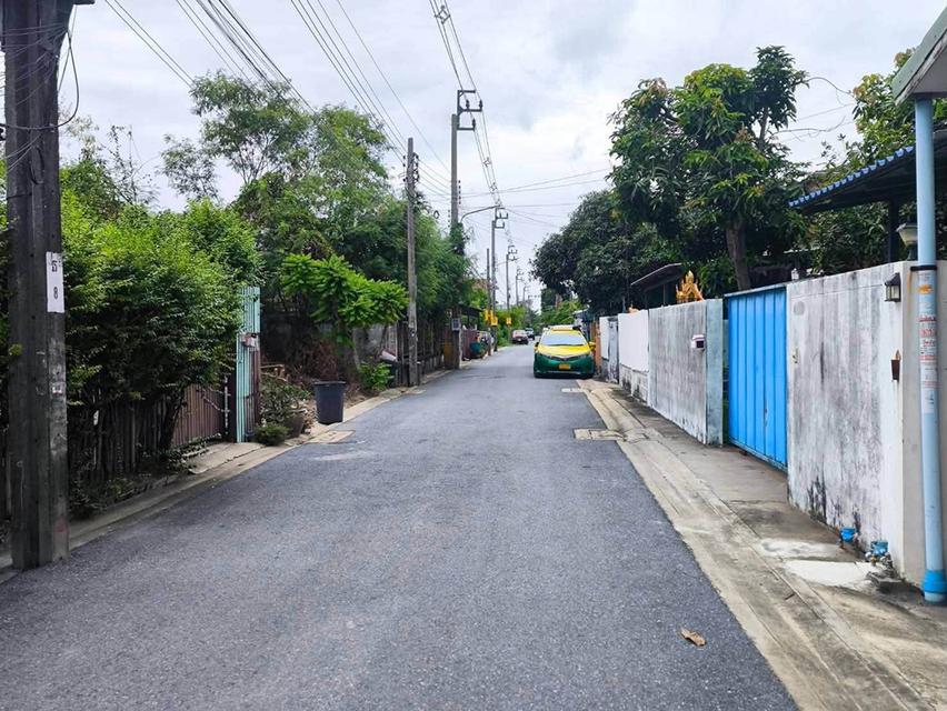 ขายที่ดินใกล้ม.กรุงเทพธนบุรี 61 ตรว ติดถนนสาธารณะ ถมแล้ว+ล้อมรั้วลวดหนาม ซ.ทวีวัฒนา-กาญจนาภิเษก 22 ตลิ่งชัน กทม. 9