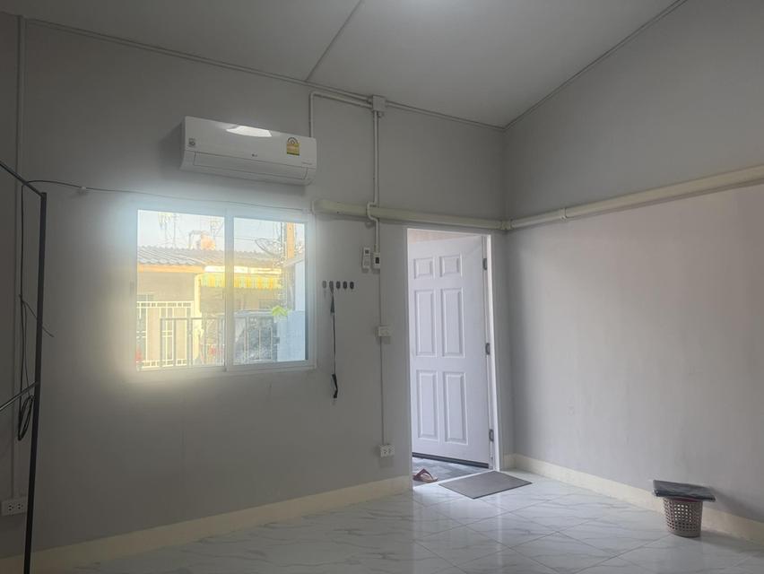 ขายด่วน 1.39 ล้านบาท ฟรีโอน ขายทาวน์เฮ้าส์ชั้นเดียว ทำเลทองเดินทางสดวก เคหะร่มเกล้า 3