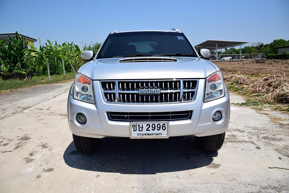 ขายรถครอบครัว ISUZU MU7 primo ตัวท็อป ปี2008 พร้อมใช้งานเกียร์ออโต้ 3.0VGS TURBO เบาะหนังแท้ 3ตอนแอร์หลังคา จอทัสกรีน จอกลางเครื่องนิ่มๆ โทร0957401229 รูปที่ 3