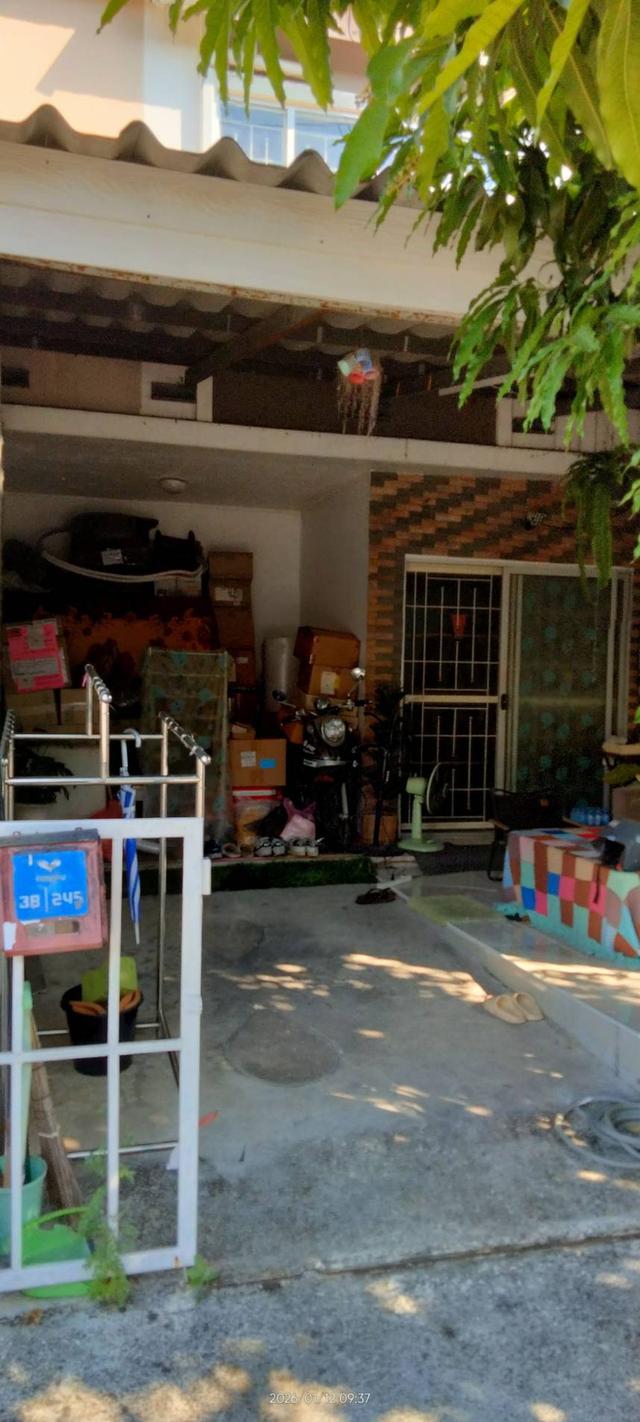 ขายด่วนขายขาดทุน ขายบ้านทาวเฮ้า 3ห้อง 2น้ำ แถมมอเตอร์ไซต์ 17