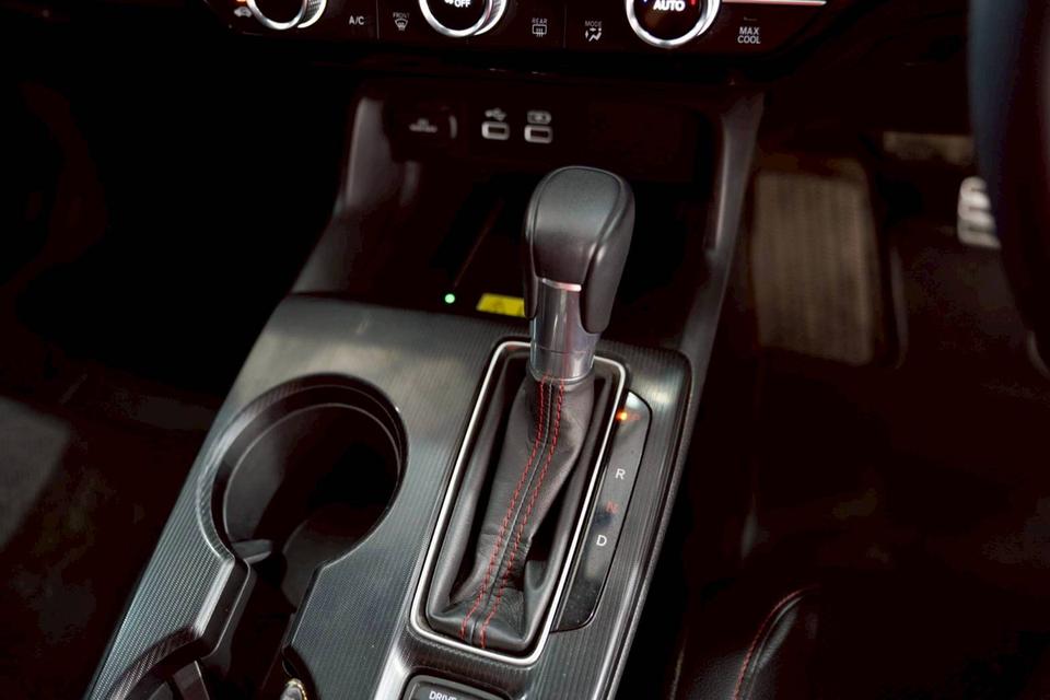 HONDA CIVIC FE 2.0 RS E-HEV TOP 2024 รถใหม่ ถูกกว่าป้ายแดงถึง3แสนกว่าบาทเลย 10