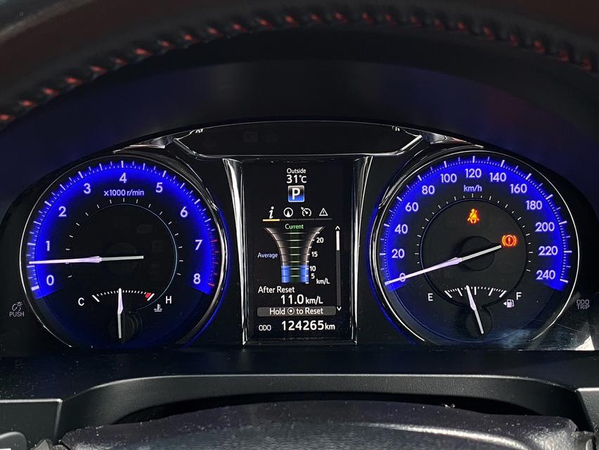 ขาย Toyota Camry 2.0G ปี15 8