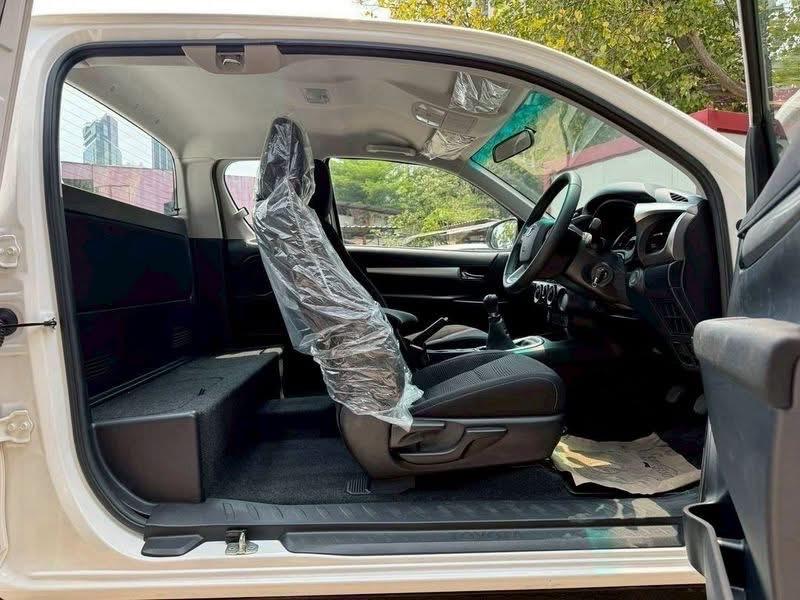 TOYOTA HILUX REVO 2.4 E SMART CAB 5MT ปี 2018 รูปที่ 7