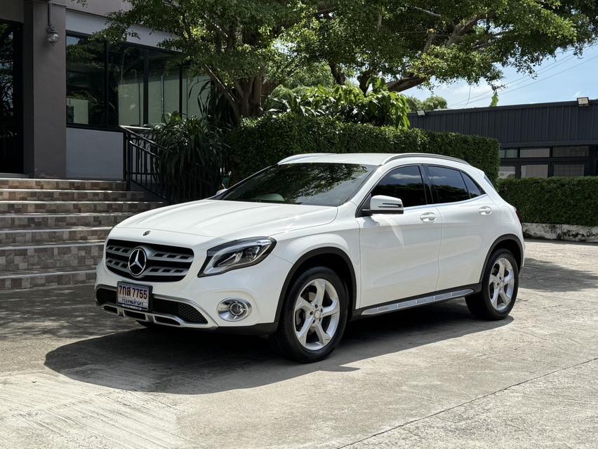 2019 BENZ GLA 200 FACELIFT รถออกศูนย์ BENZ THAILAND รถวิ่งน้อยเพียง 7X,XXX กม รถไม่มีอุบัติเหตุครับ 4