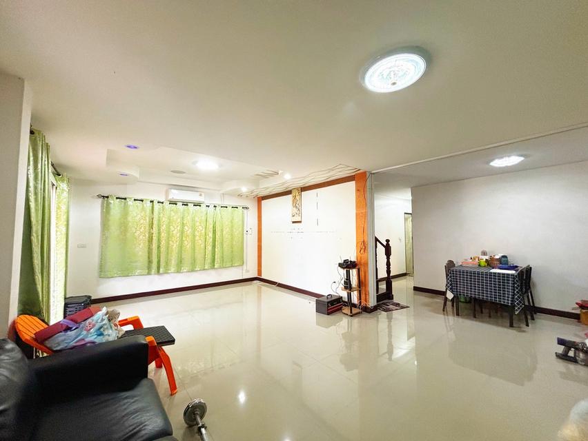 หมู่บ้านภิภาพร 2 ถนนเลียบคลอง 5 ต.คลองห้า อ.คลองหลวง จ. ปทุมธานี 8