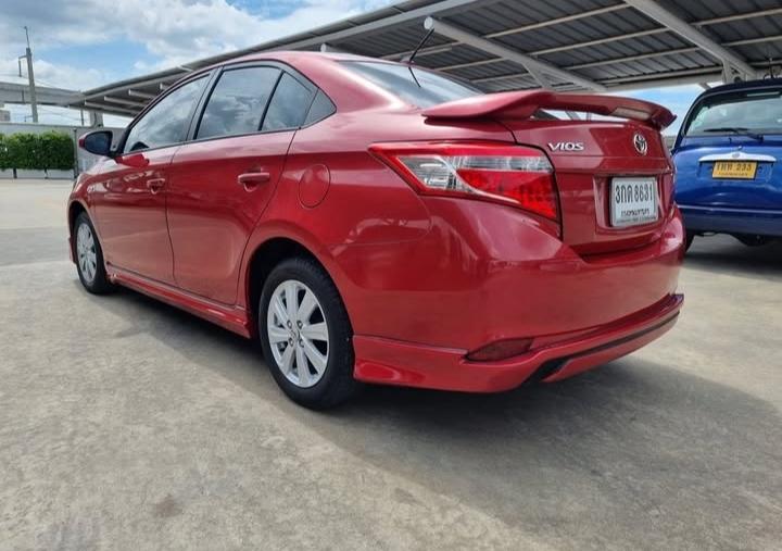 Toyota Vios สีแดง 5