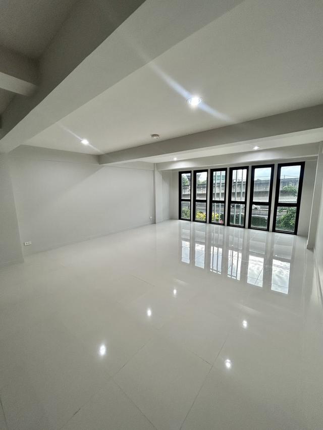 ขายด่วน!!! อาคารพาณิชย์ ในโครงการ Nue Connex Bizz Don Mueang พร้อมอยู่ ทำเลดี รูปที่ 6