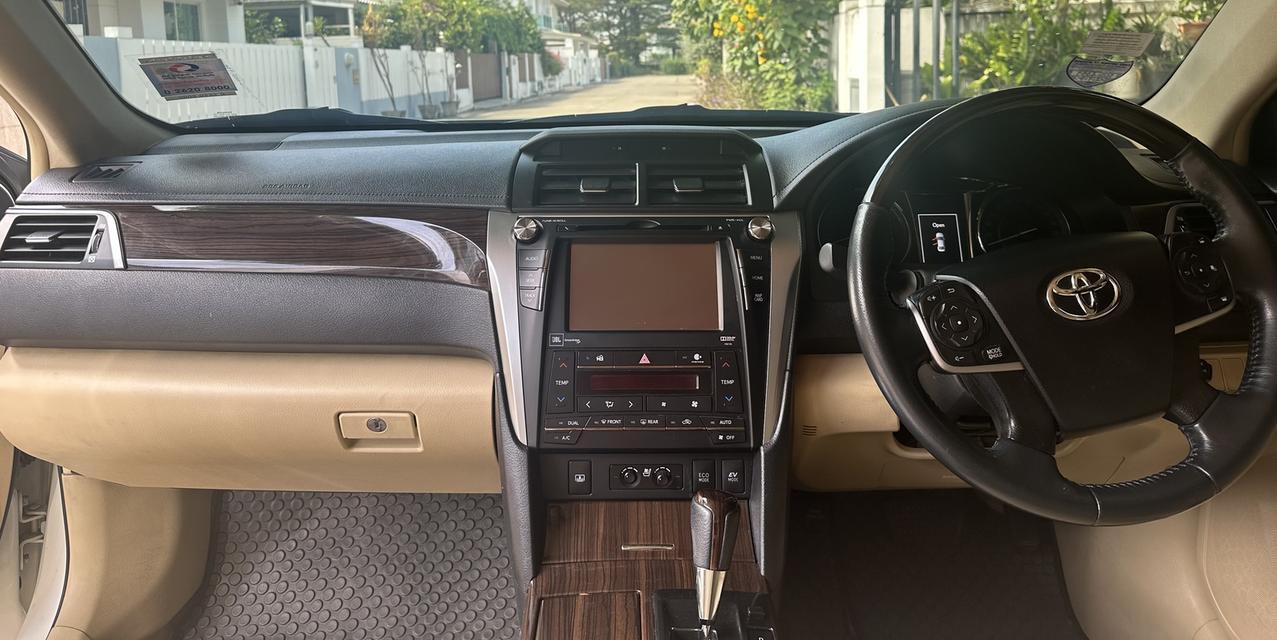 ขายด่วน Toyota camry hybrid navigator ปี 2015 6