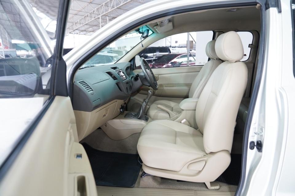 TOYOTA VIGO 2.5 E SMART CAB MT ปี2010 สีเทา รหัส 84CT2520 8