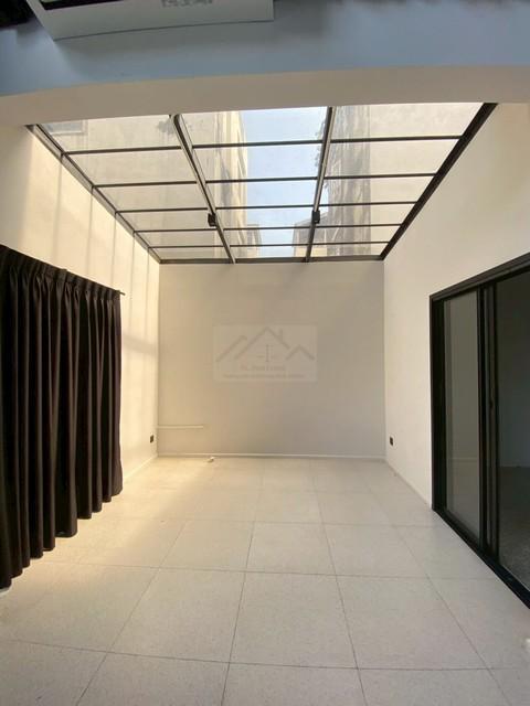 ให้เช่าทาวน์โฮม 3.5 ชั้น 300 ตร.ม. โครงการ BRITLOFT เกษตร-นวมินทร์ ซอยลาดปลาเค้า 34 6