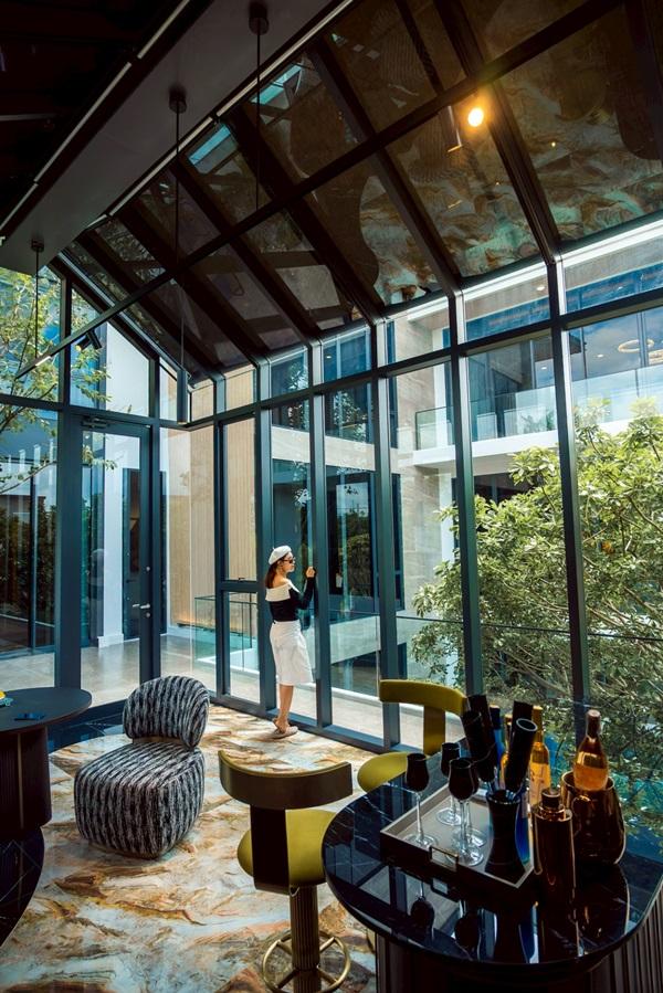 ขาย VIVE Krungthep Kreetha บ้านเดี่ยว 3 ชั้น พร้อมลิฟต์ส่วนตัว 4 ห้องนอน 6 ห้องน้ำ ราคาพิเศษ โทร 0818119186 6