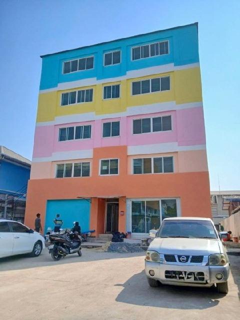 ให้เช่าอพาร์ทเมนทใหม่ 5 ชั้น 22 ตร.ม.MRT รามอินทรา กม .4 500 ม.ทำเลดีเยี่ยม พร้อมเฟอร์ สะอาด ปลอดภัย 1 นอน 1 น้ำ ม.เกริก 4