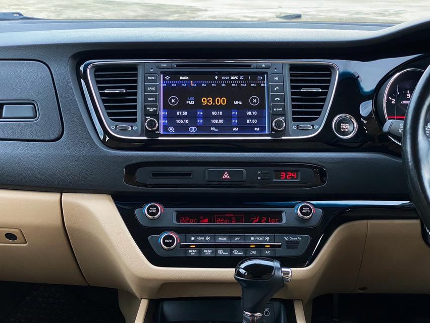 KIA Grand Carnival 2.2 EX 2015  13