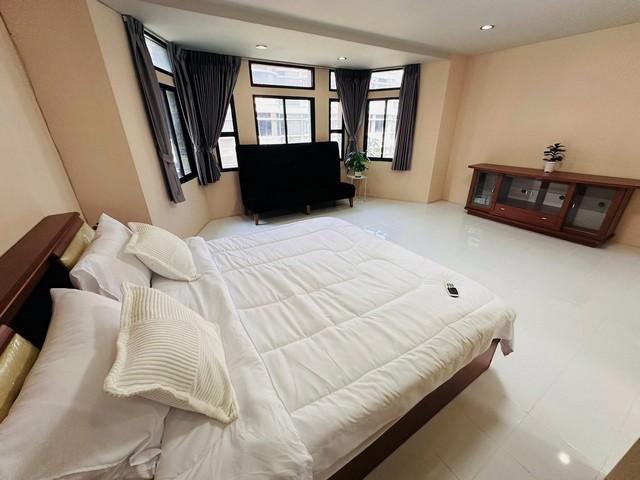 ให้เช่าทาวน์โฮม 4 ชั้น 350 ตรม 4 ห้องนอน หมู่บ้านชิชาคาสเซิล สุขุมวิท 31 หลังมศว.ประสานมิตร 6