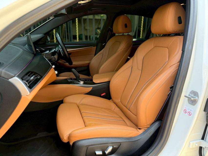 รหัสรถ PJP5665 2023 BMW 530e M-SPORT รูปที่ 16