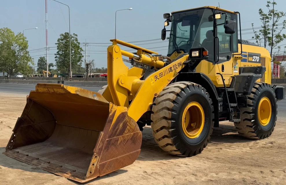 รถตักรุ่น KOMATSU WA270-8 ปี 17