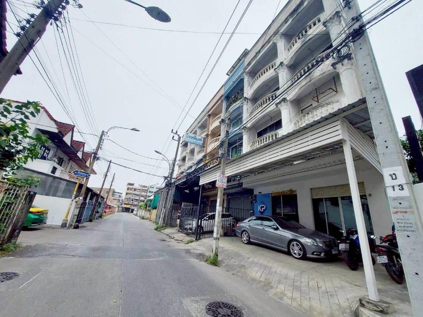 ขายตึก 4 ชั้น ซอยสำโรงเหนือ 7 ใกล้อิมพีเรียลเวิลด์สำโรง 3