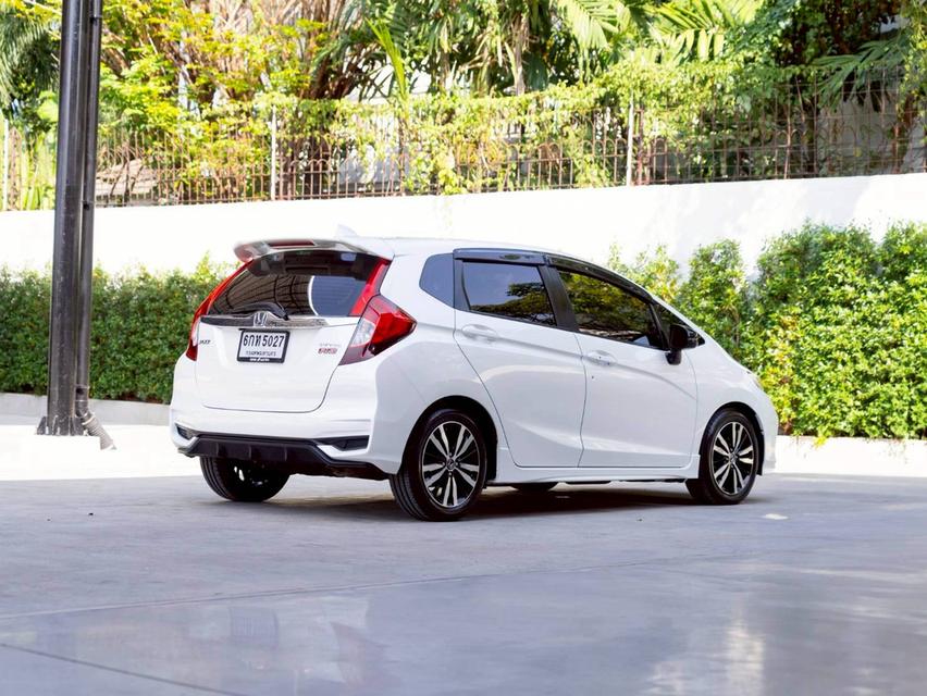 Honda Jazz 1.5RS + ปี 2017 ♨️ #ประกันเครื่องเกียร์3ปี3หมื่นkm♨️