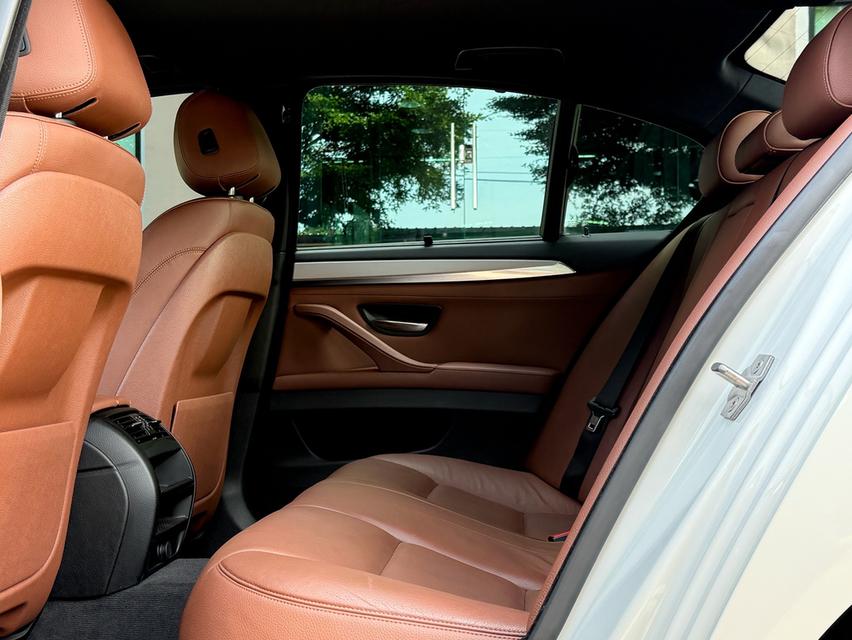 2016 BMW 520D MSPORT LCI รถมือเดียวออกป้ายแดง รถวิ่งน้อย เข้าศูนย์ตามระยะ รถไม่เคยมีอุบัติเหตุครับ 14